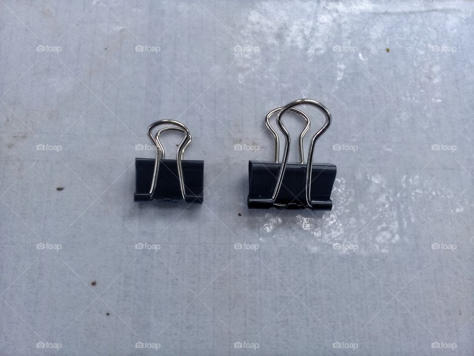 Clip Bender to the right of size number 107 is suitable for paper files with amount between 10 to 30