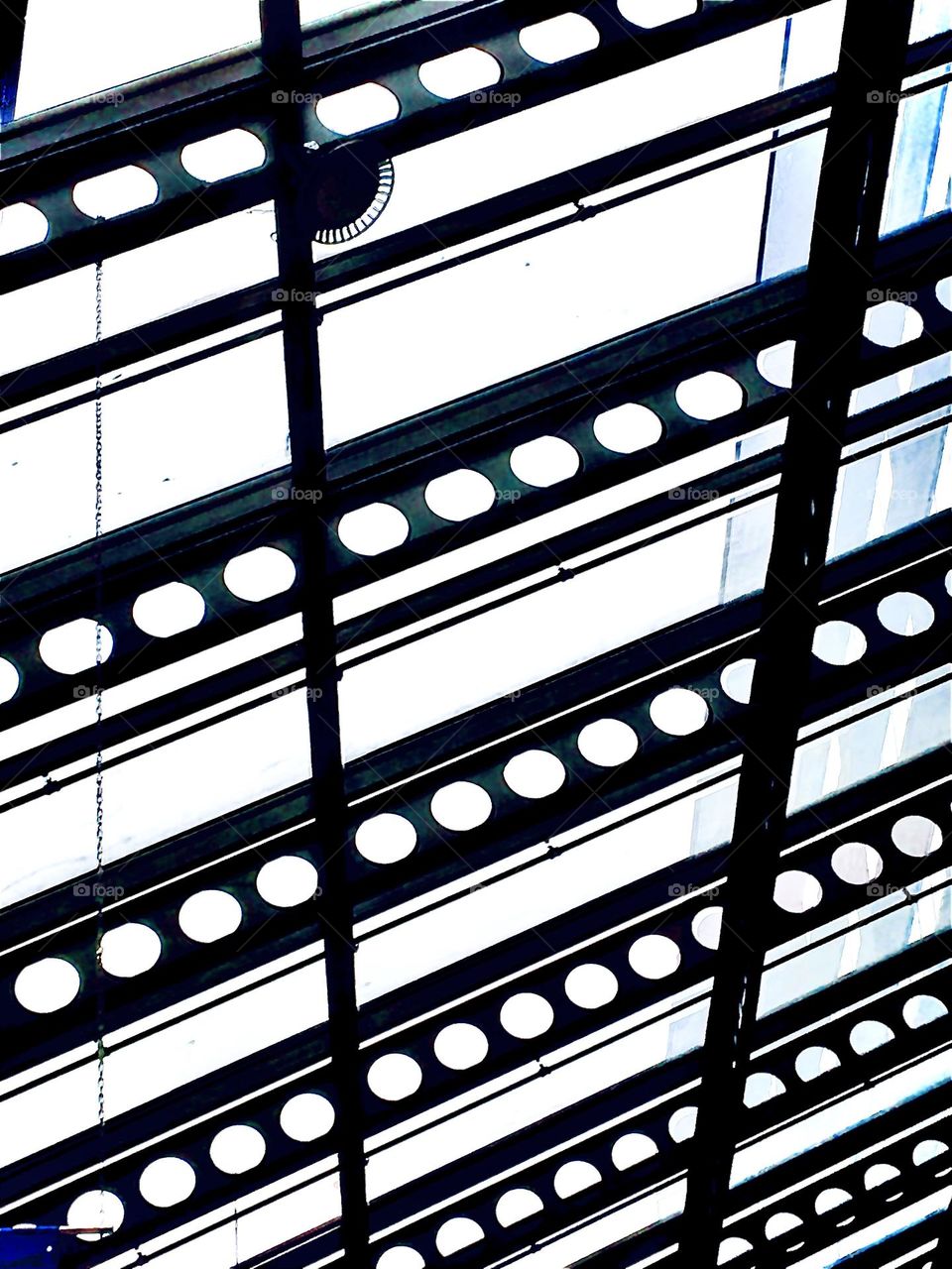 Minimalist elements in the ceiling of one of the many entrance halls and walk thrus of Mt Sinai hospital on Manhattan’s Upper East Side. NYC’s Jewish community has always been an engaged sponsor to the arts. 2020. Hypnotic Productions
