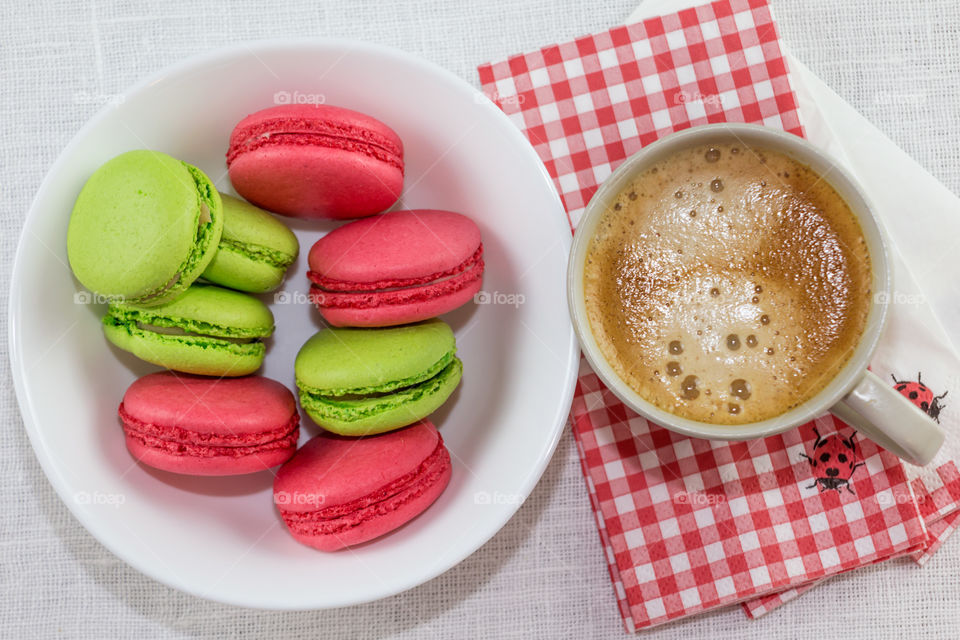 macaroons with coffee