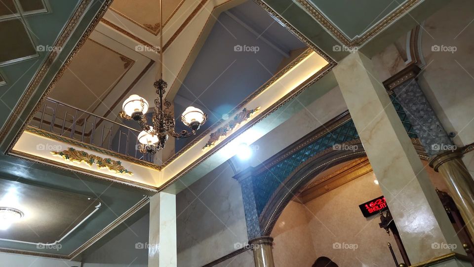 di dalam masjid