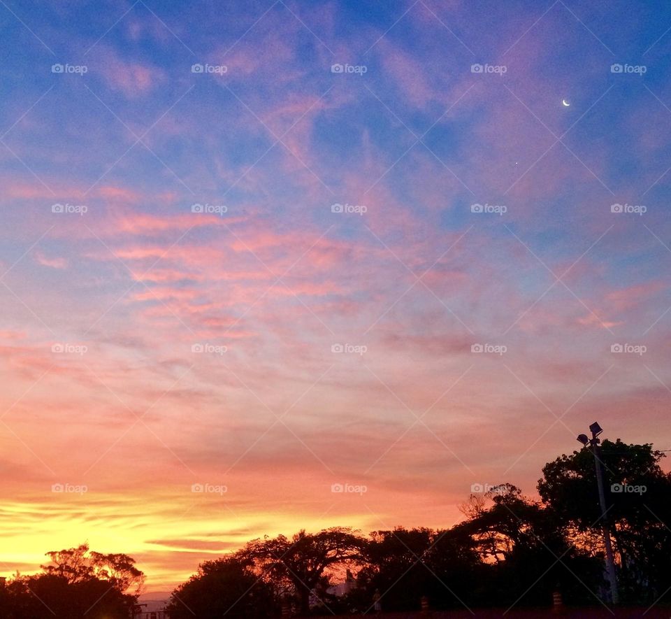 🌄🇺🇸 An extremely beautiful dawn in Jundiaí, interior of Brazil. Cheer the nature! / 🇧🇷 Um amanhecer extremamente bonito em Jundiaí, interior do Brasil. Viva a natureza! 
