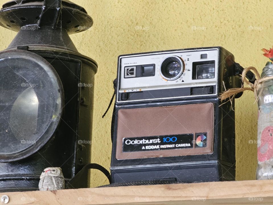 Colorburst 100: a Kodak instant camera