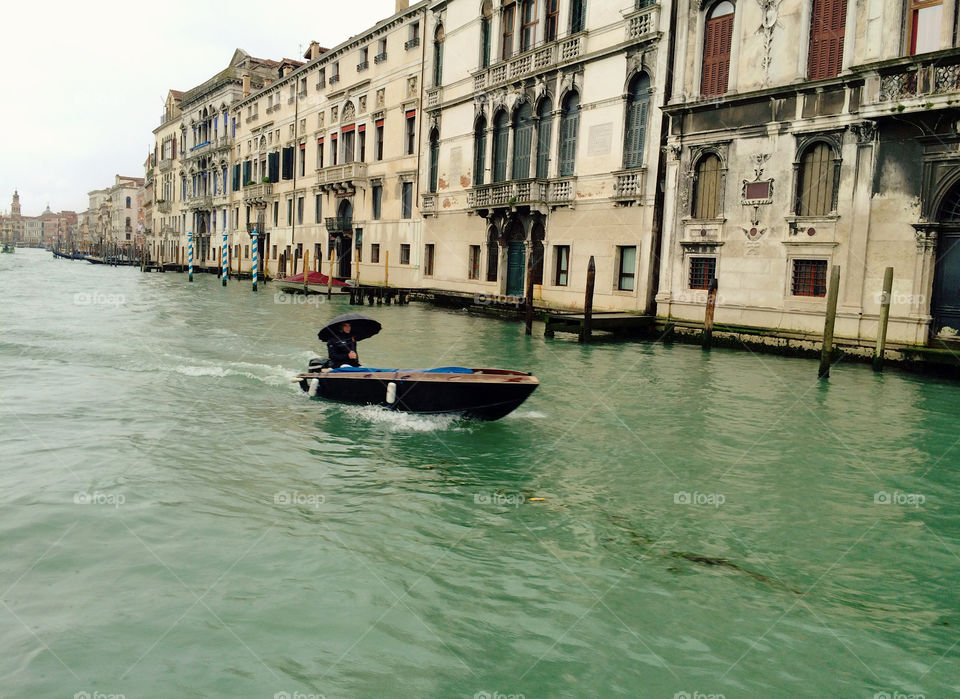 Rainy day on the Canale Grande in Venice. 