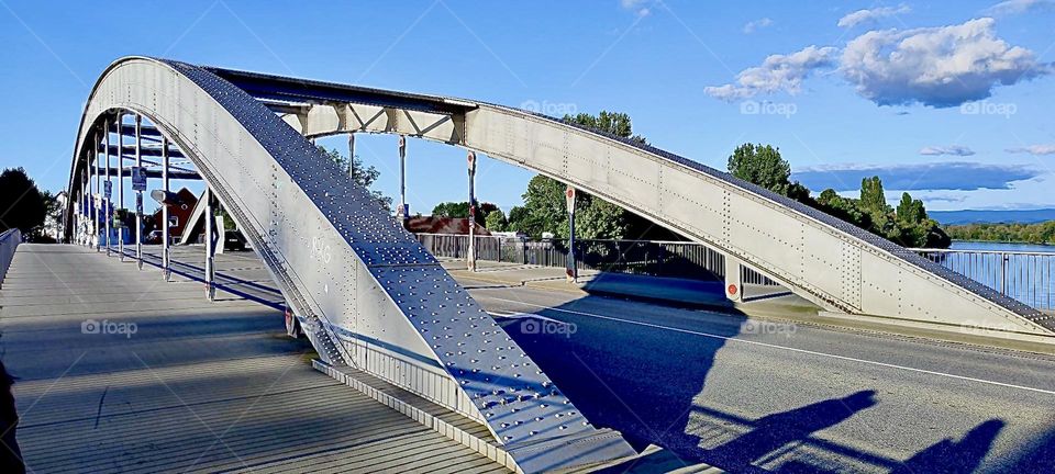 This ultramodern structure is a bridge located in the city of „Straubing“, Germany leading across the river „Danube“, the „Donau“. 2023. Hypnotic Productions