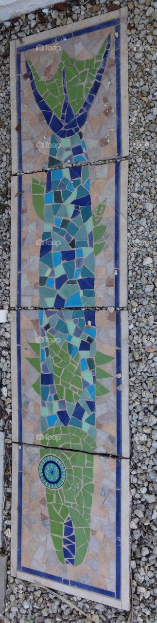 Mosaic long fish stepping stones