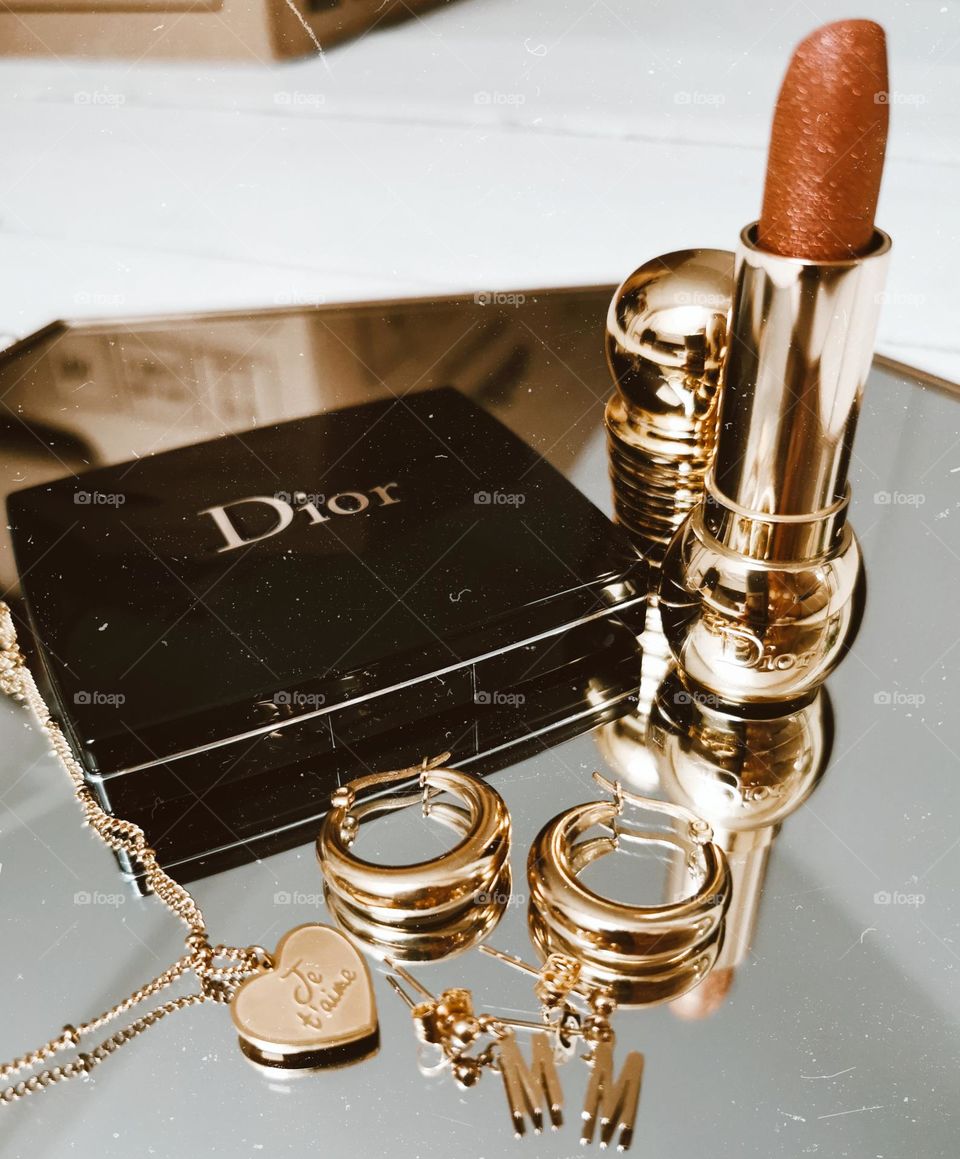 Dior make up flatlay