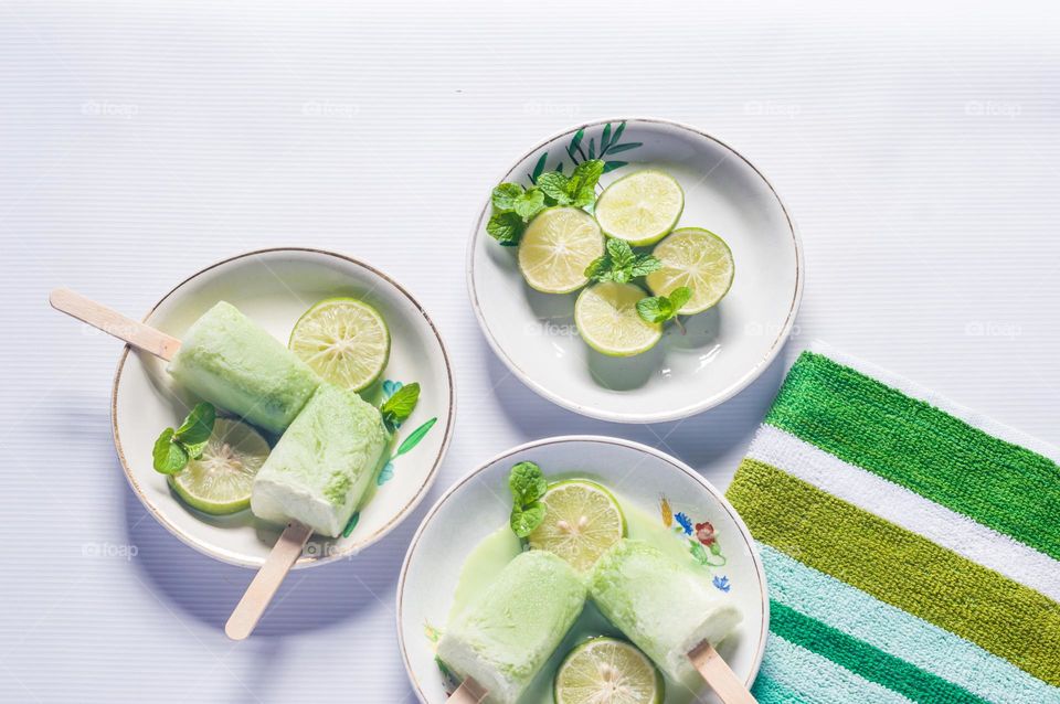 Mint popsicles for hot summer 😋