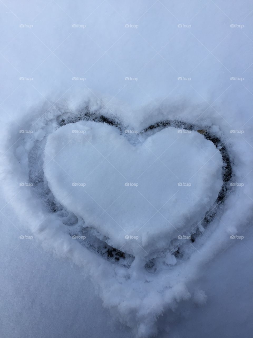 Heart in the snow 