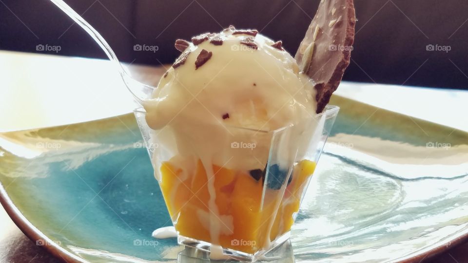 Mango ice cream and chocolate