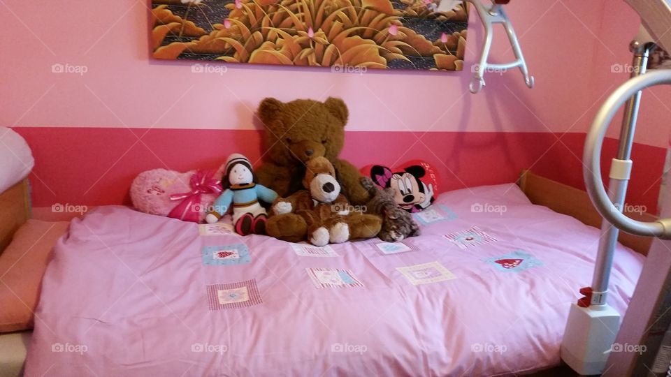 Bed, Bedroom, Room, Pillow, Furniture