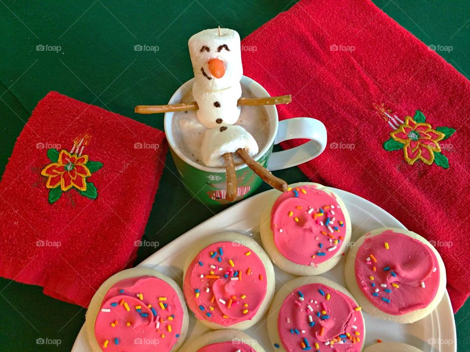 Cookies are better! Christmas decorated cookies - The best cookies have layers of texture. Premium cookies taste great at room temperature, straight out of the fridge or slightly heated