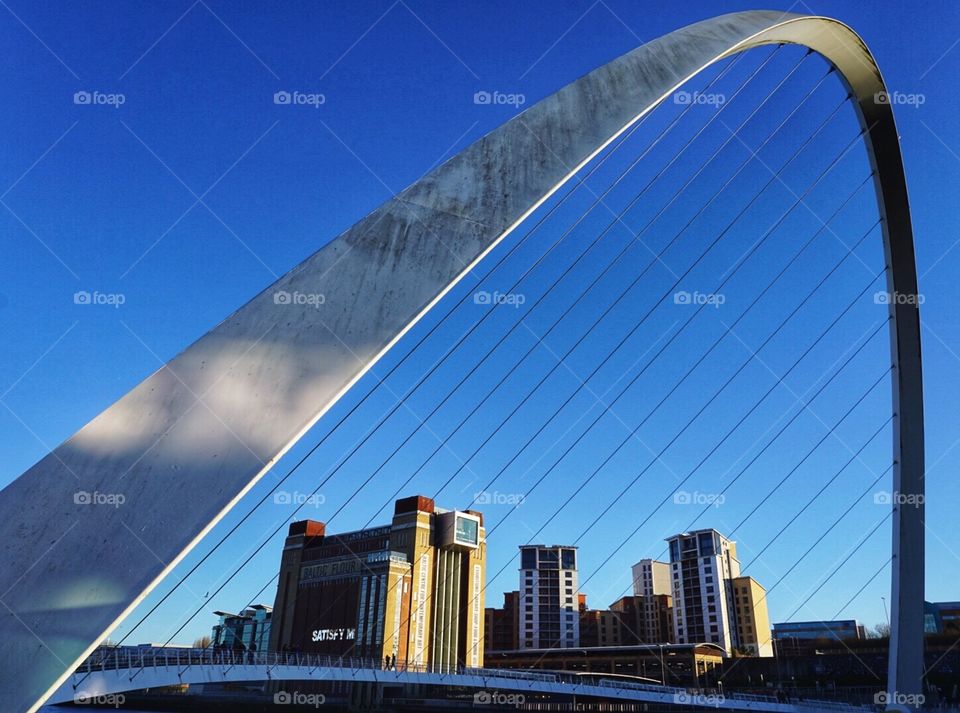 Beautiful blue sky day in the City … love the architecture of this bridge so highlighted it’s enormous curve 