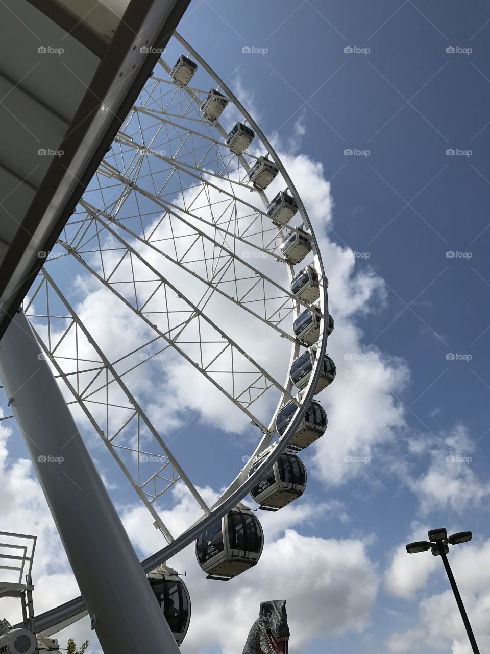 Ferris wheel angled view in Niagara Falls