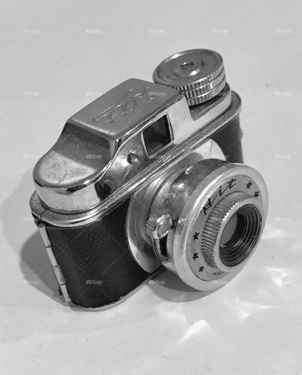 Miniature spy camera