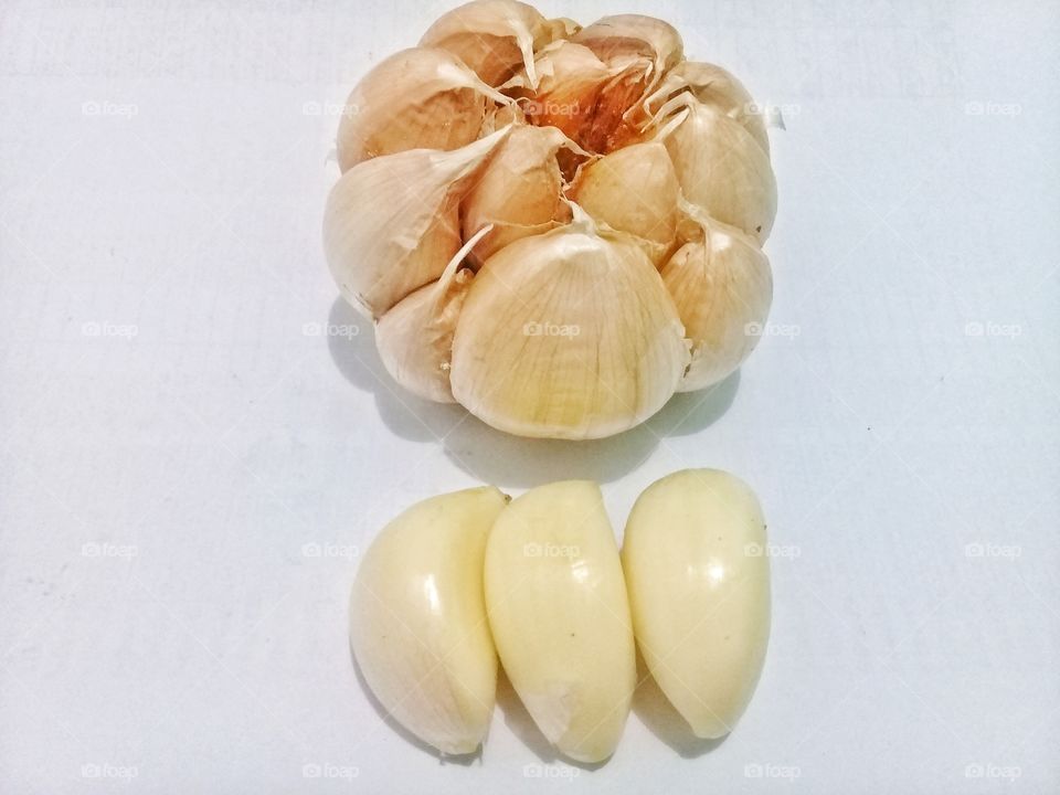 Garlic is widley used as a spice in various dishes and also contains many vitamins and anti-oxidants