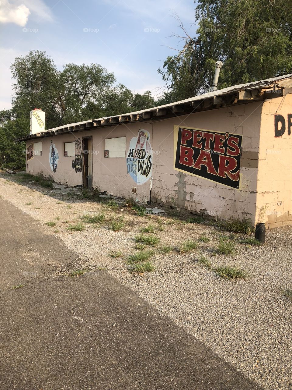 Front view of abandoned Pete’s bar