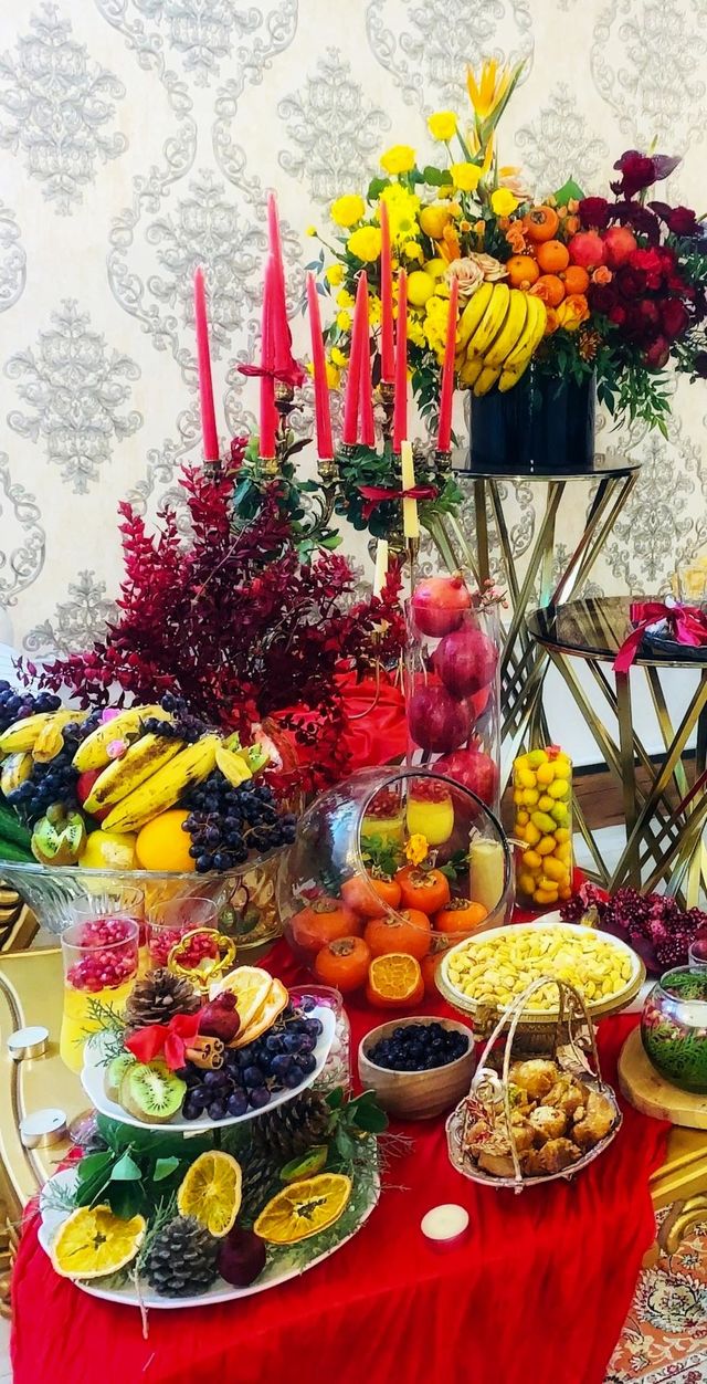 Luxurious and eye catching 
COLOUR EXPLOSION which nicely done for lucky bride and groom 's first lovely winter .