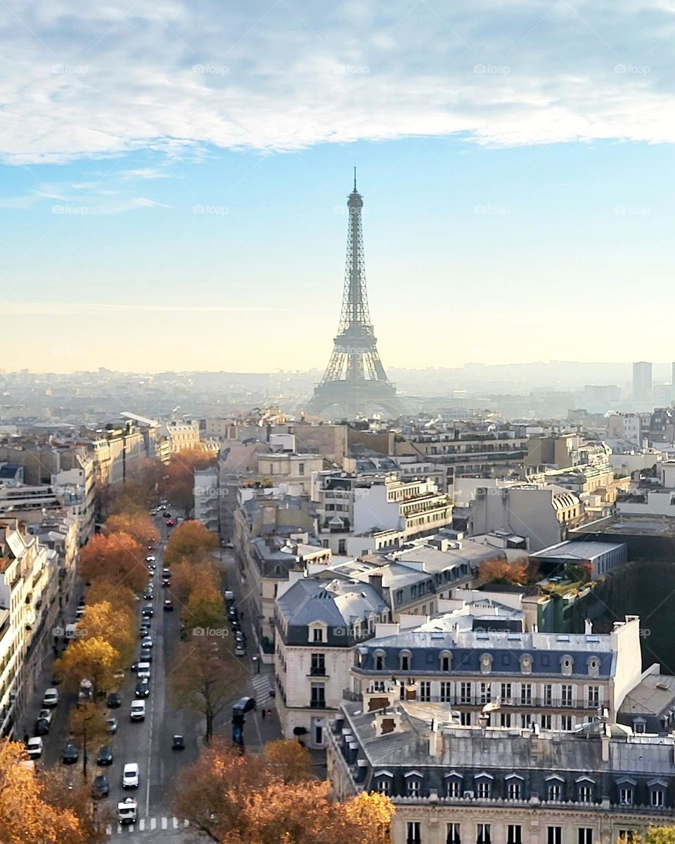 la tour Eiffel vue de l'Arc de triomphe