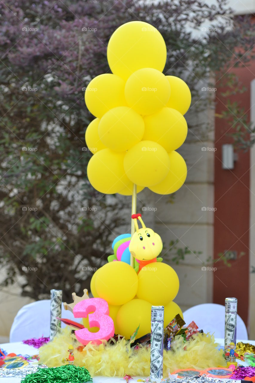 yellow balloons decoration for a birthday