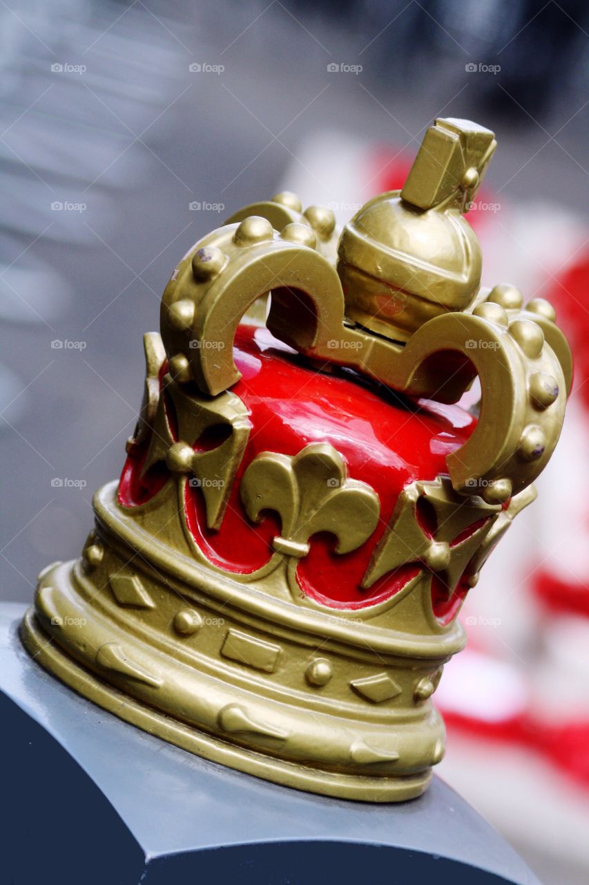 Abstract crown scene 