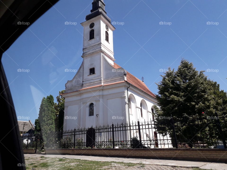 There's a beautiful building I've seen from the car while I was driving to Sombor, and it looked so nice, so I had to grab my phone and photograph it😊
