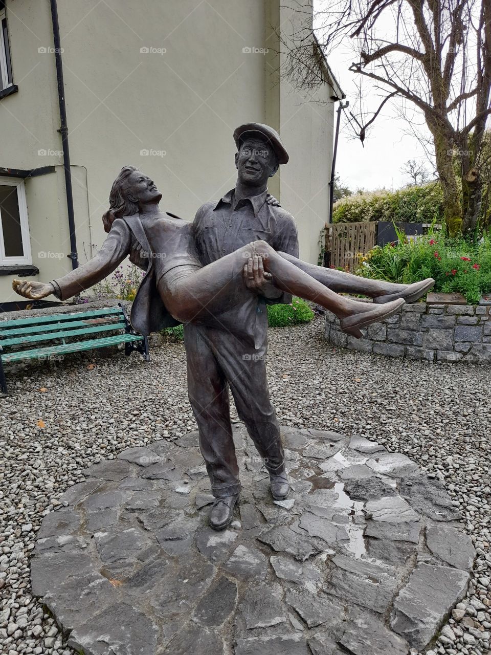 Maureen O'Hara and John Wayne statue, The Quiet Man Cong