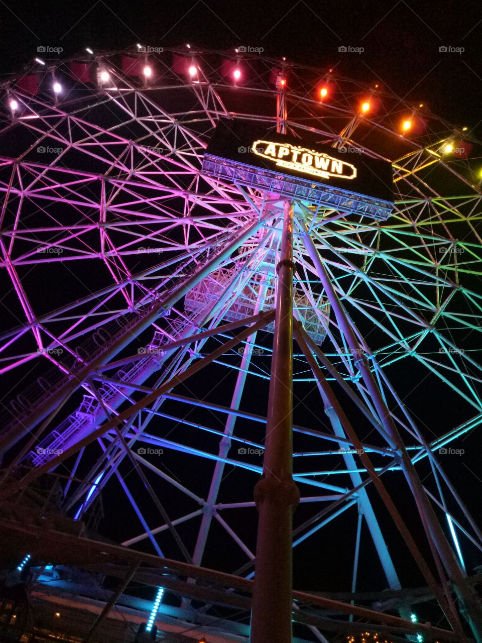 ferris wheel glow in the dark
