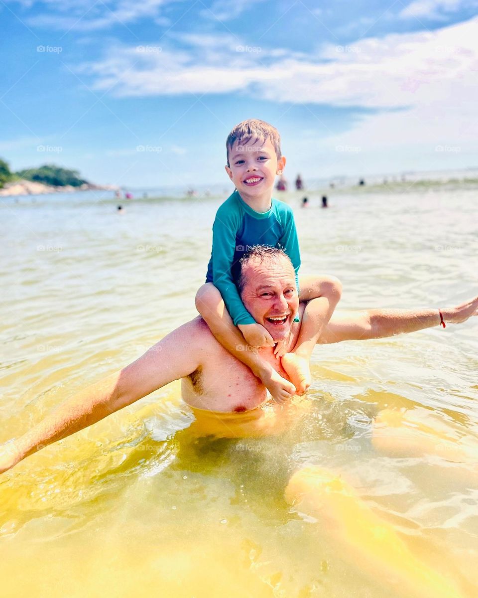 Quem está mais feliz?

A alegria do meu sobrinho Miguel contagia quem quer que esteja com ele…