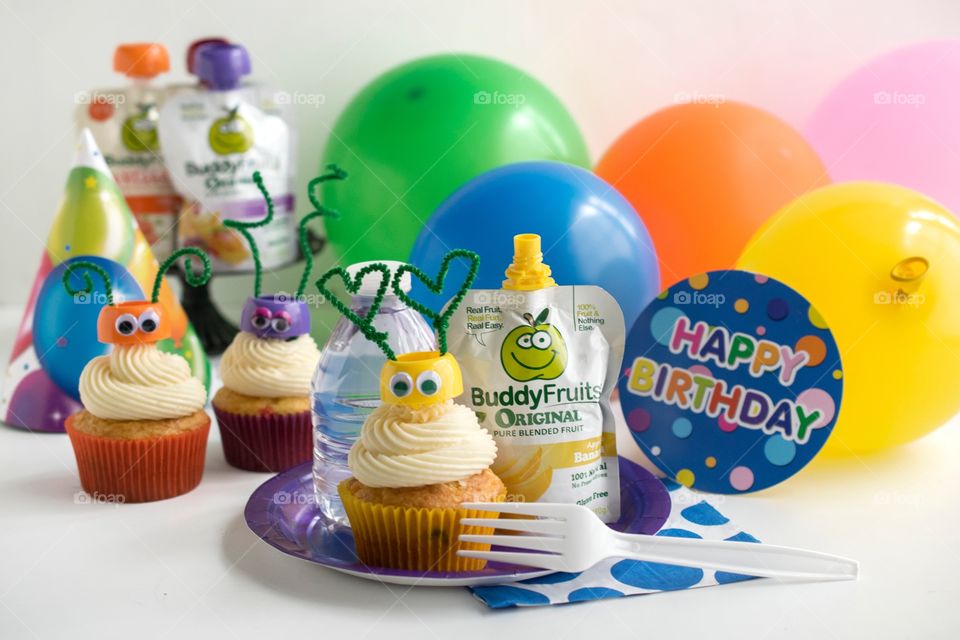 Birthday party scene with Buddy Fruits 