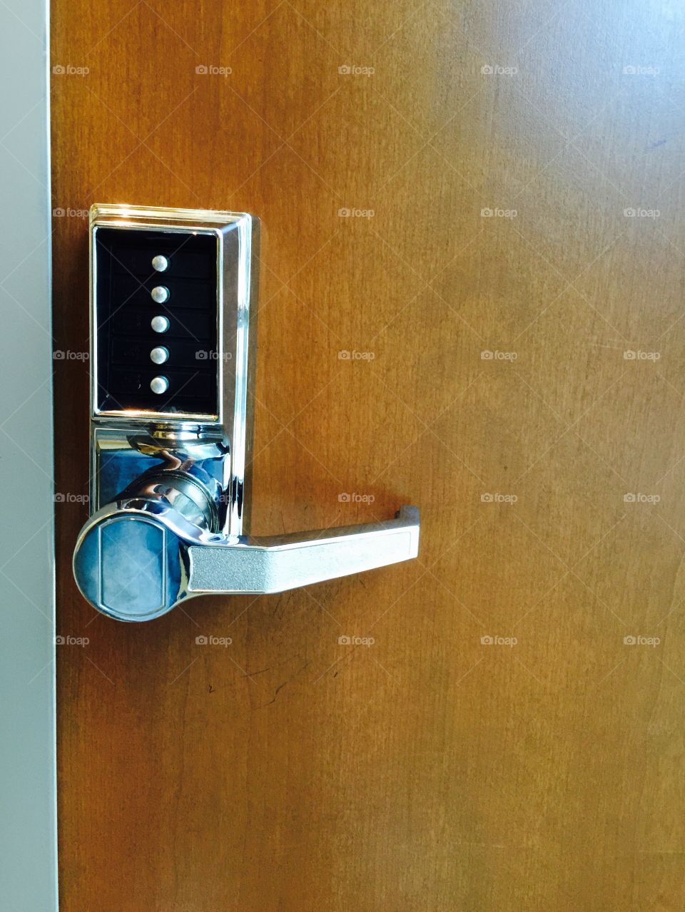 Door handle with security pad