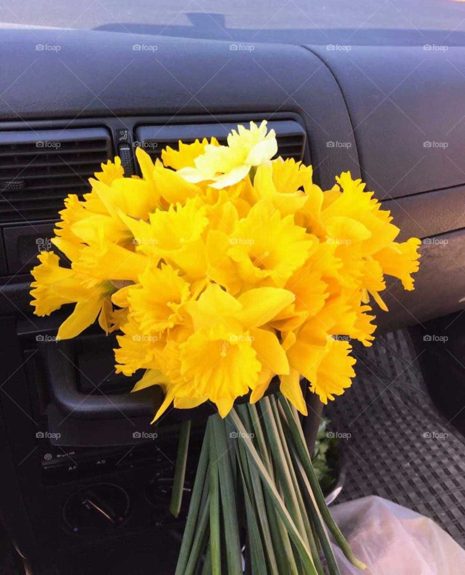 Bouquet of yellow flowers