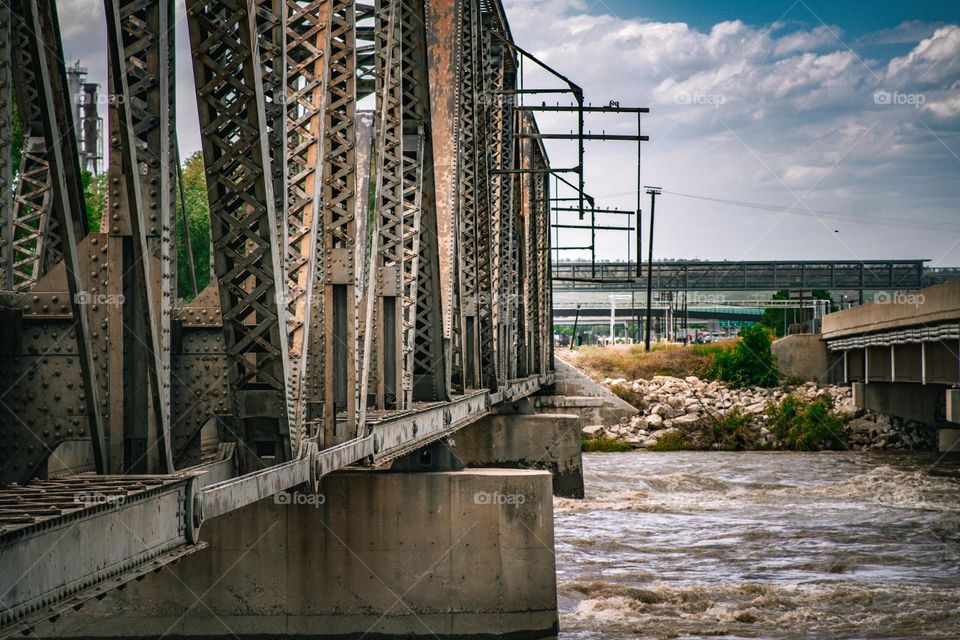 Bridge’s side profile.