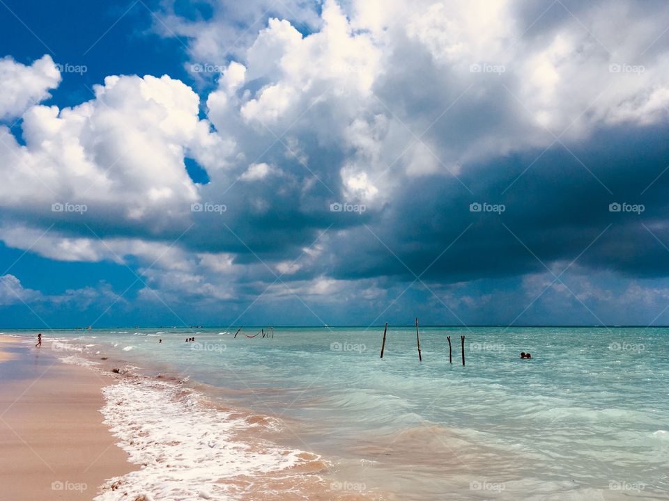 One of the most visited and beautiful tourist spots in Brazil is the northeastern beaches, especially this one: Maragogi! / Um dos pontos turísticos mais visitados e bonitos do Brasil são as praias nordestinas, especialmente essa: Maragogi!