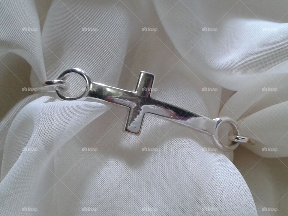 Cross bracelet 