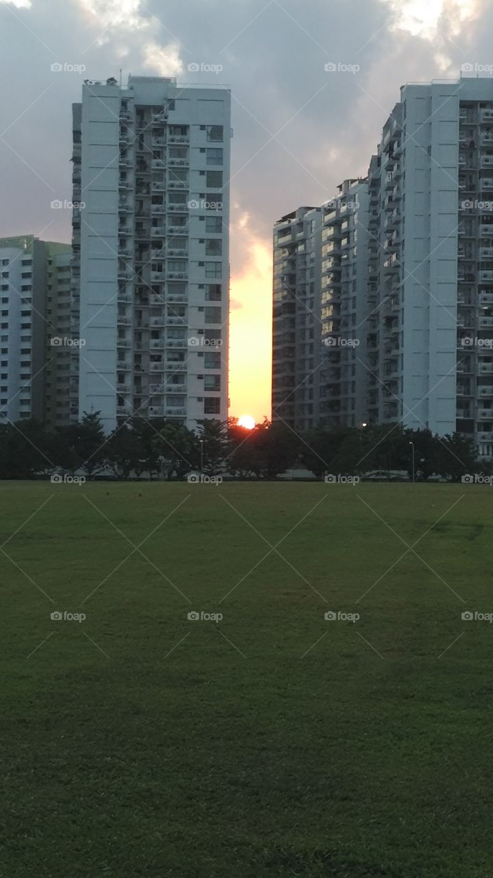 sun down near blocks