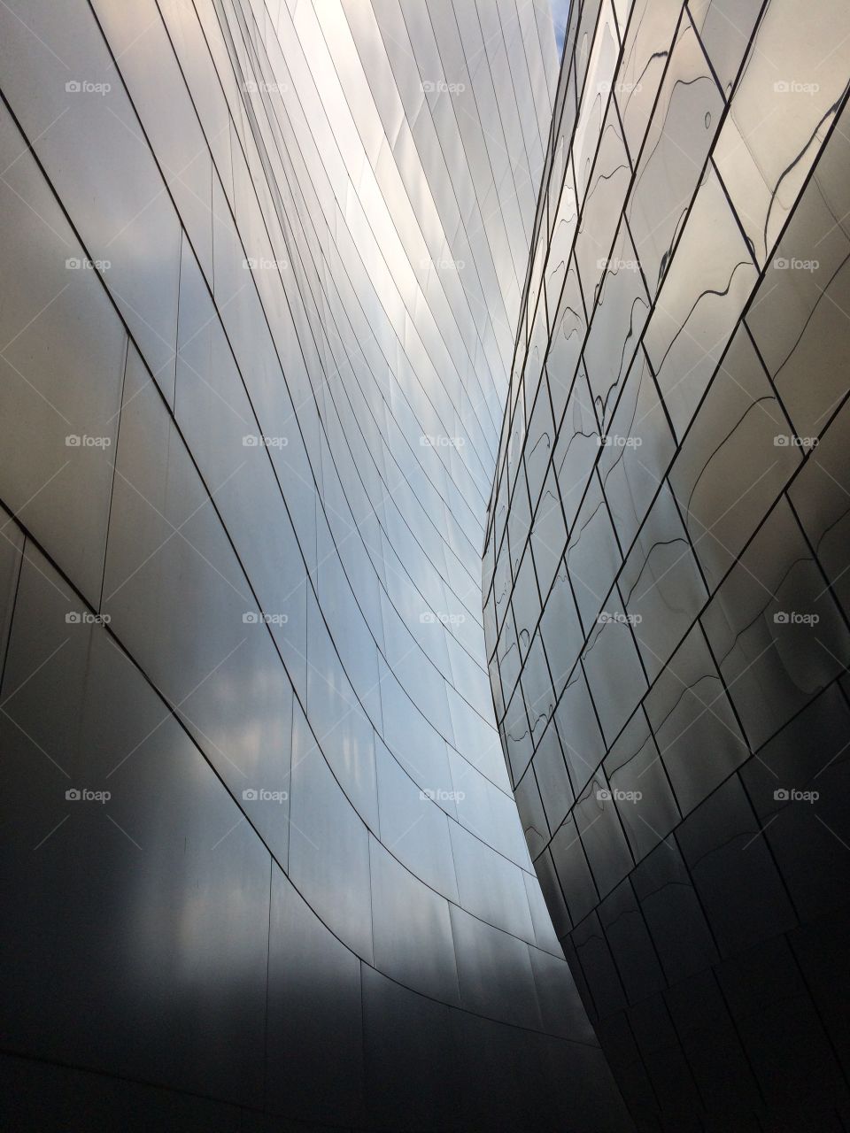 The view of the shiny walls of the Walt Disney concert hall. 