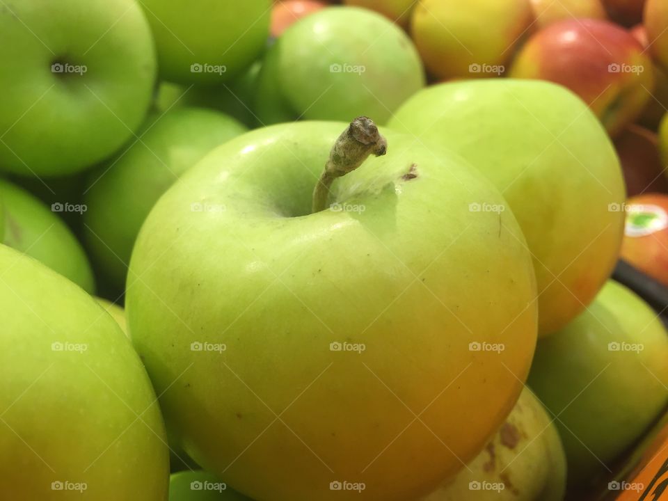 Granny smith apples at market stall