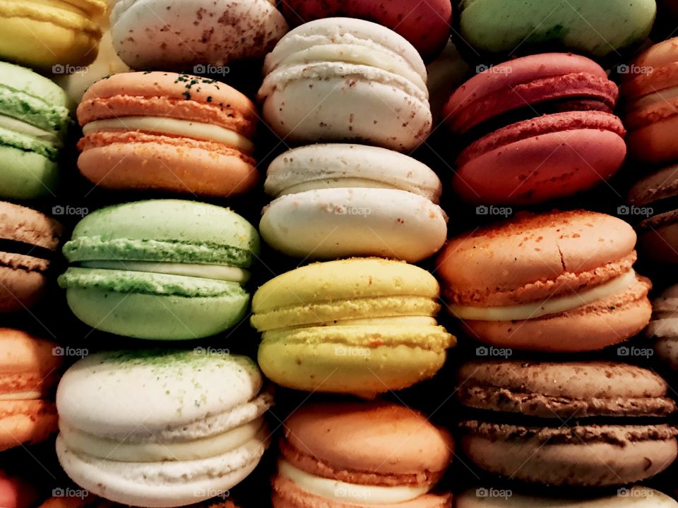 Colorful macaroons 