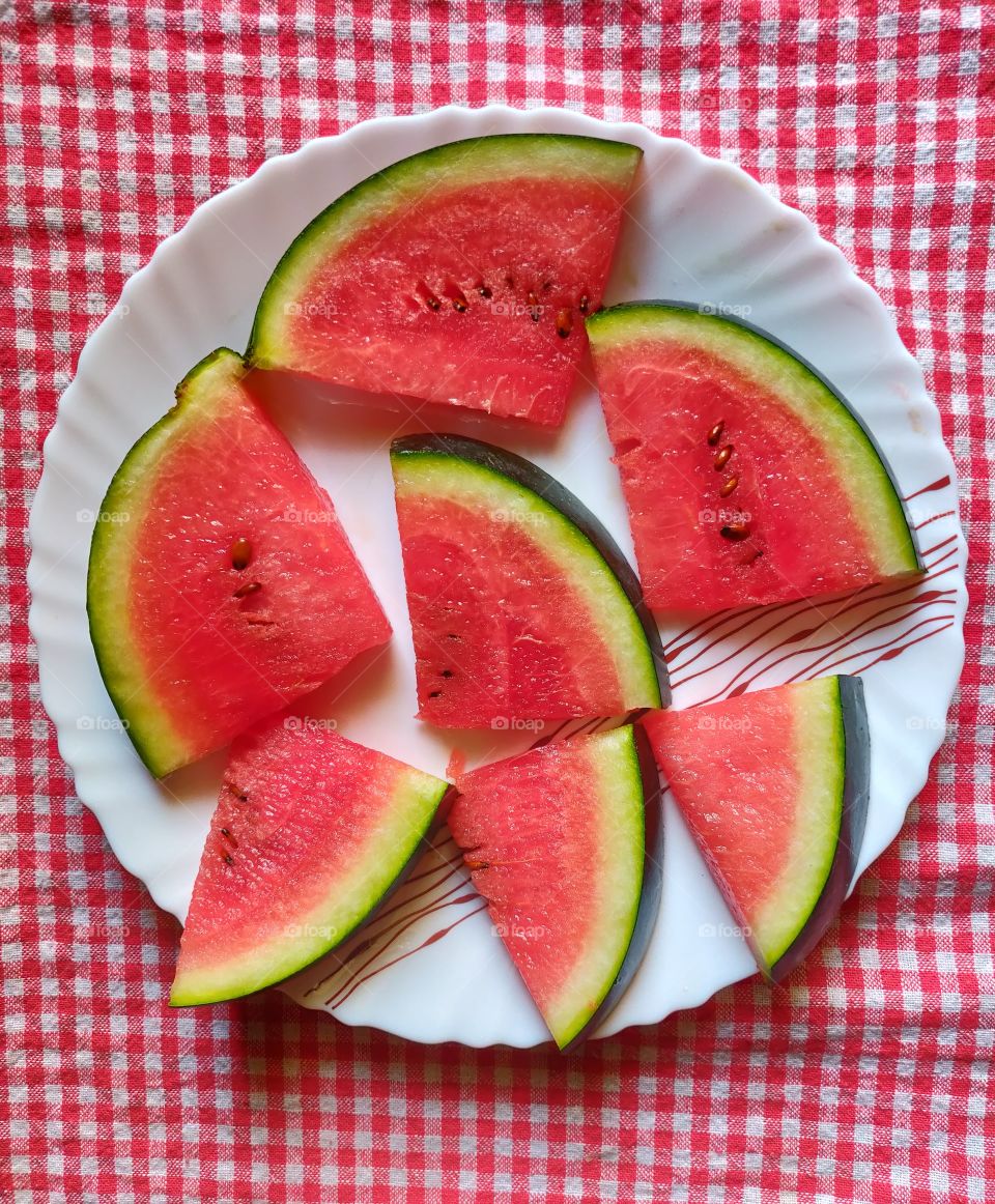 I love these red juicy and cold watermelons..😍