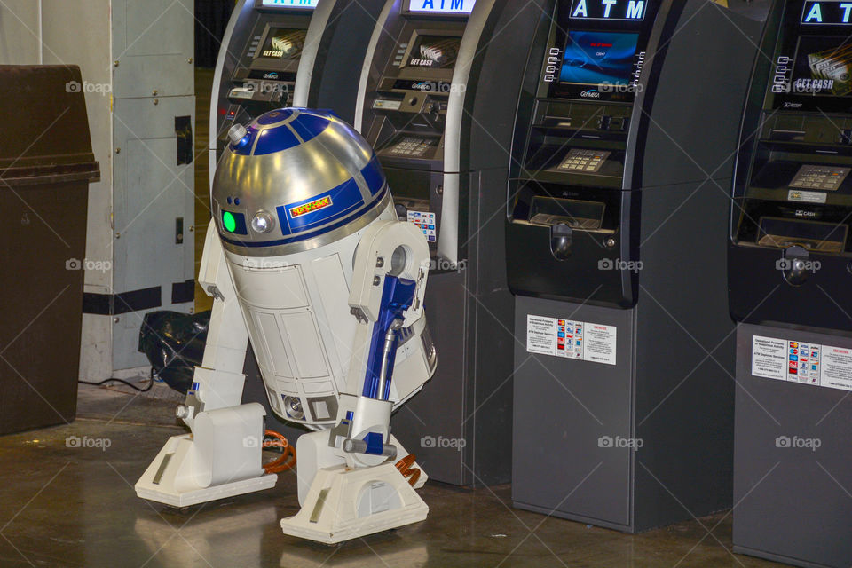 r2d2 making a withdrawal