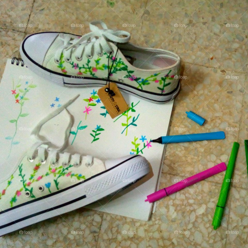 painting sneakers
