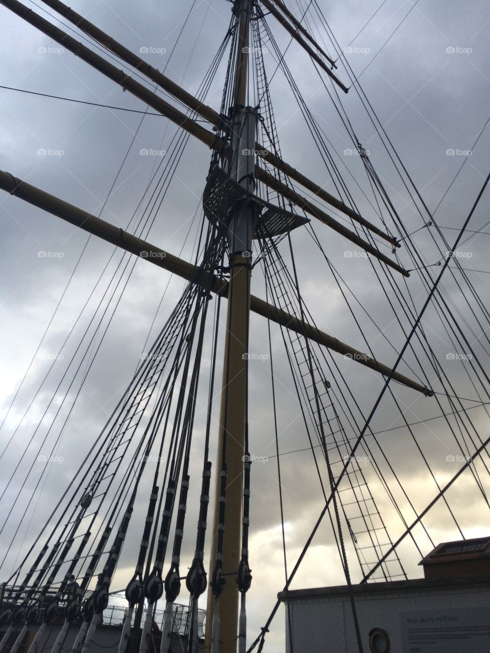 Ship mast