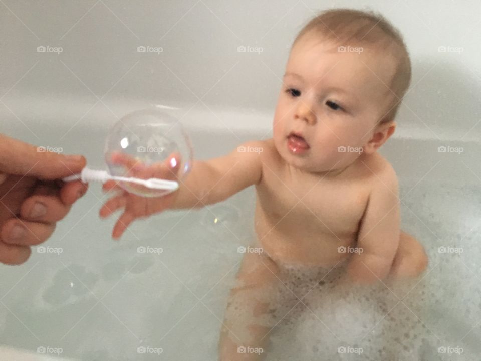 Baby bath bubble 