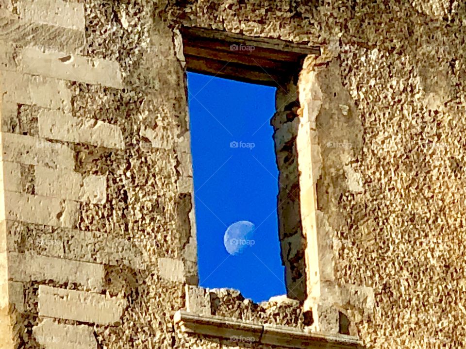 Lunar window