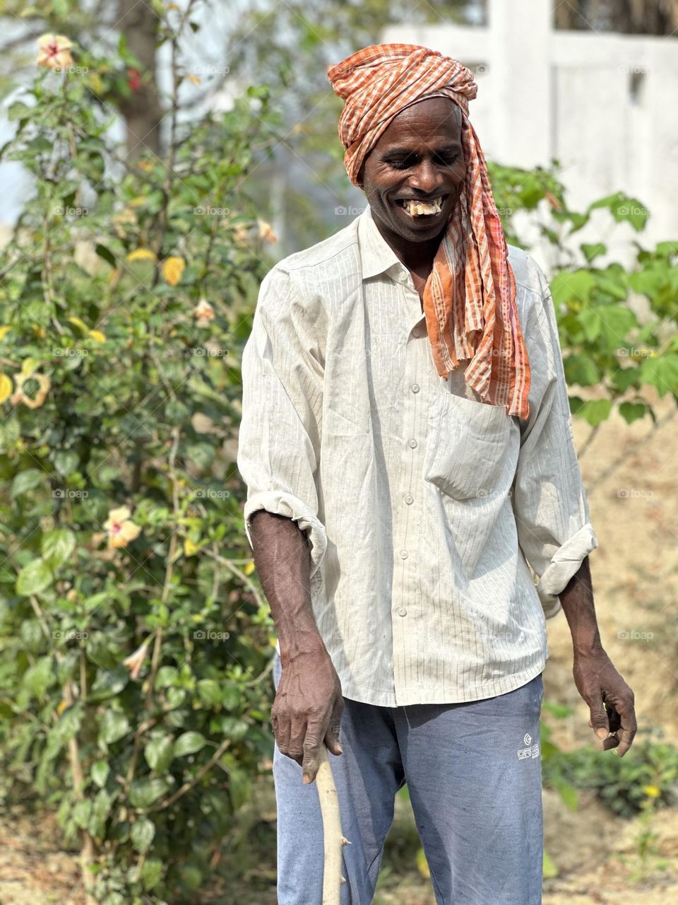 Indian man wearing head cloth called “Angaucha” 