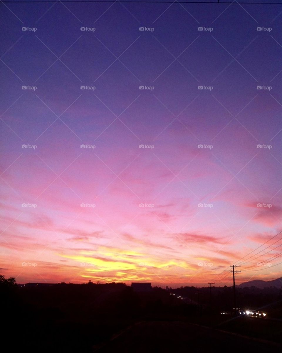 PURPLE COLOR - 🌄🇺🇸 An extremely beautiful dawn in Jundiaí, interior of Brazil. Cheer the nature! / 🇧🇷 Um amanhecer extremamente bonito em Jundiaí, Interior do Brasil. Viva a natureza! 