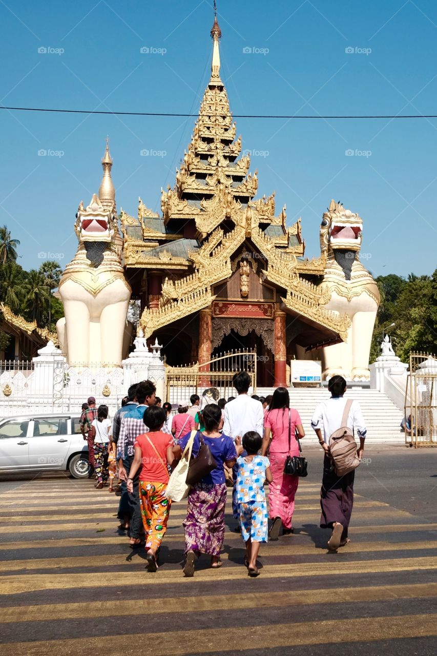 Family going to pray