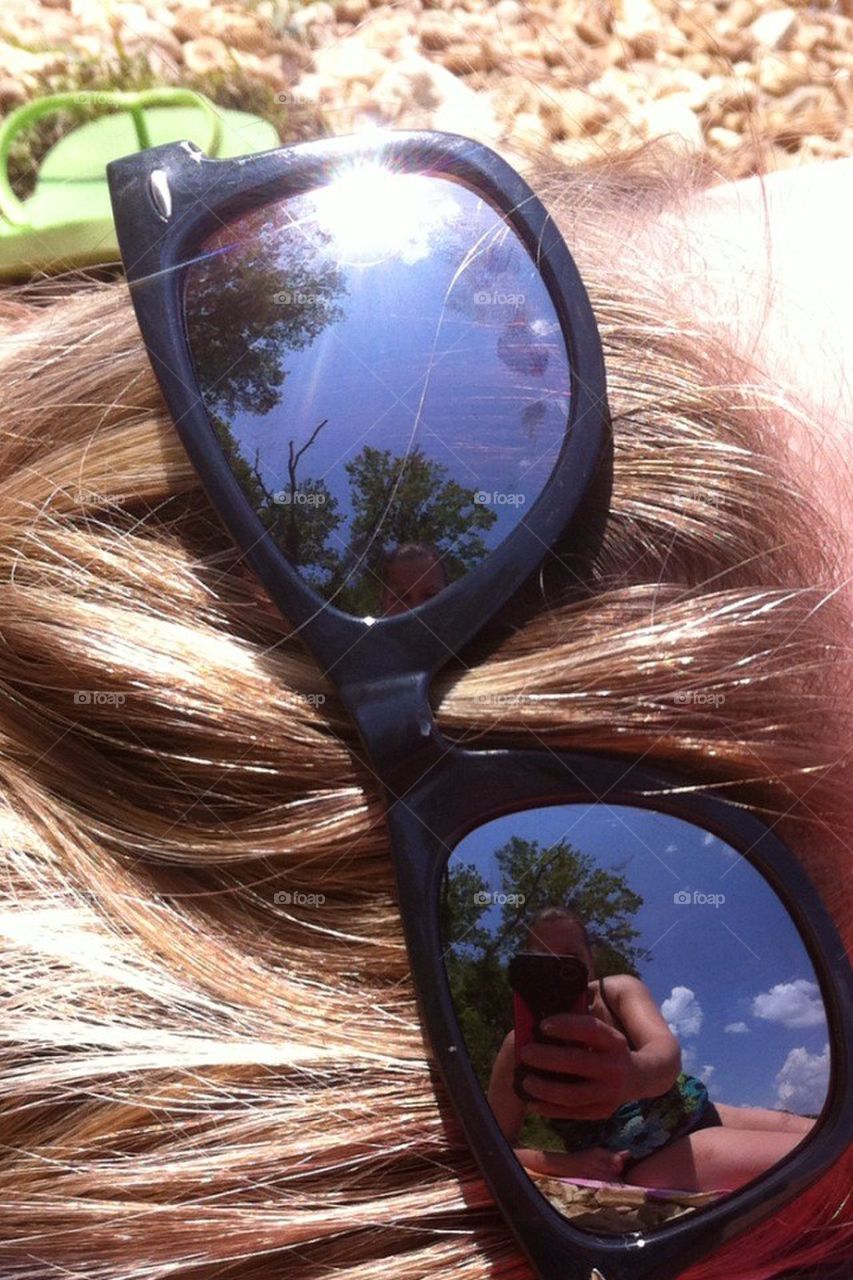 Sunglasses reflections