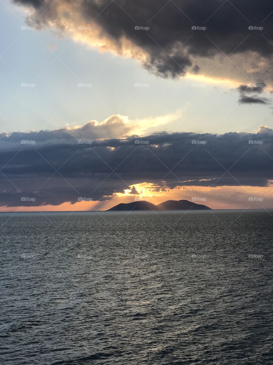 Hello ... A perfect combination of the colors of the sunset in the south of Albania ... Vora, Albania🇦🇱 ... I hope you like it