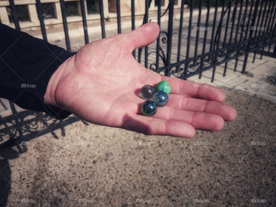 Marbles used as weapons by Palestinians against Israeli soldiers